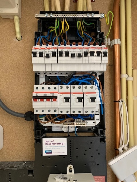 Afbeeldingslocatie: https://tweakers.net/i/U3-pcZLCvDdBa5TYDpHP5JjZARg=/full-fit-in/4920x3264/filters:max_bytes(3145728):no_upscale():strip_icc():fill(white):strip_exif()/f/image/ZUm7kvit1PfFNW3GCLUu8B89.jpg?f=user_large