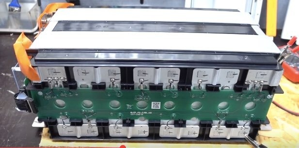 Afbeeldingslocatie: https://tweakers.net/i/U3dI9MVufdfCdGERE2rxNUaqAuQ=/fit-in/4920x3264/filters:max_bytes(3145728):no_upscale():strip_icc():strip_exif()/f/image/MEYfUwQporua8jgfVcllPbKo.jpg?f=user_large