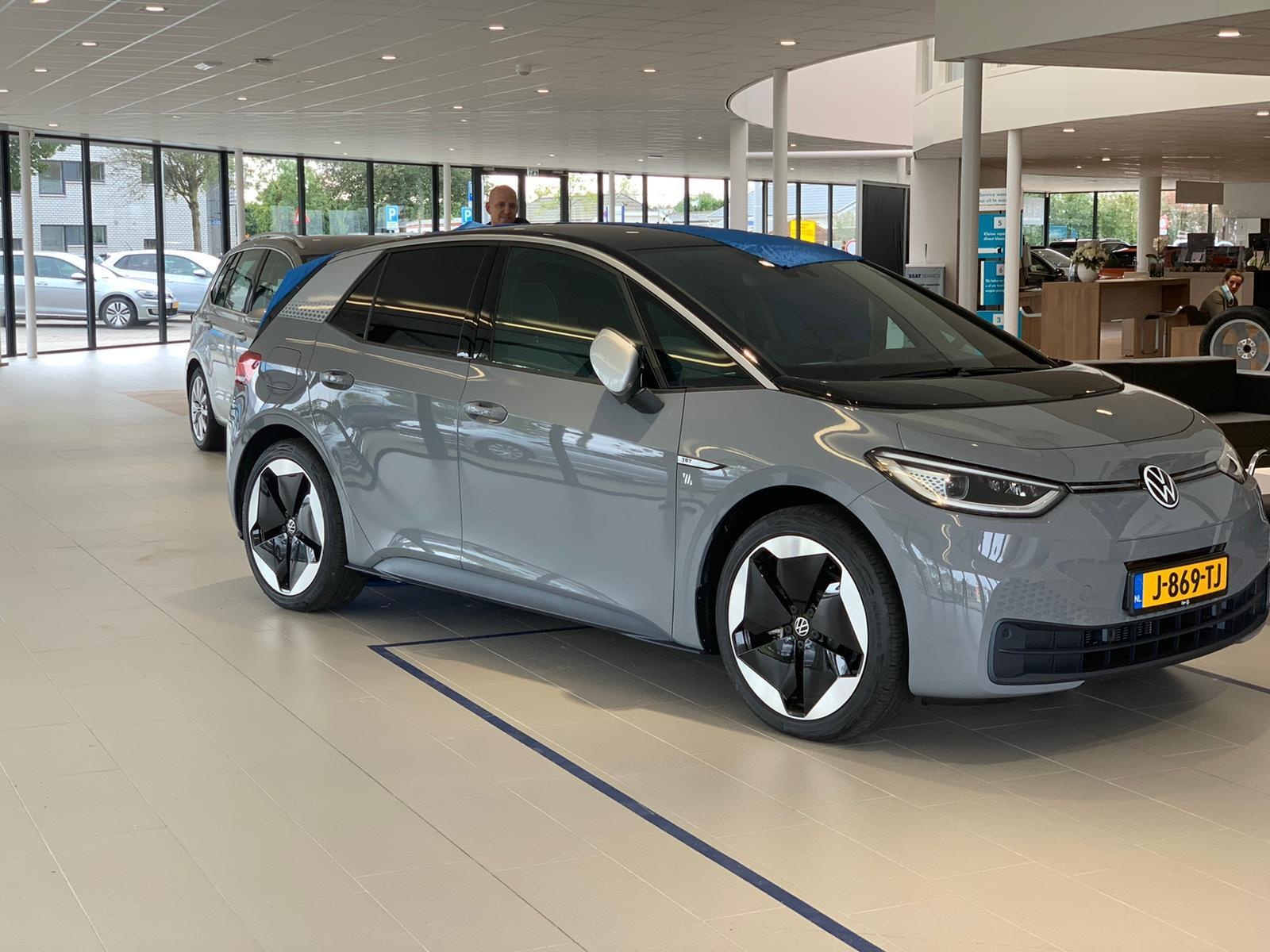 Volkswagen id x