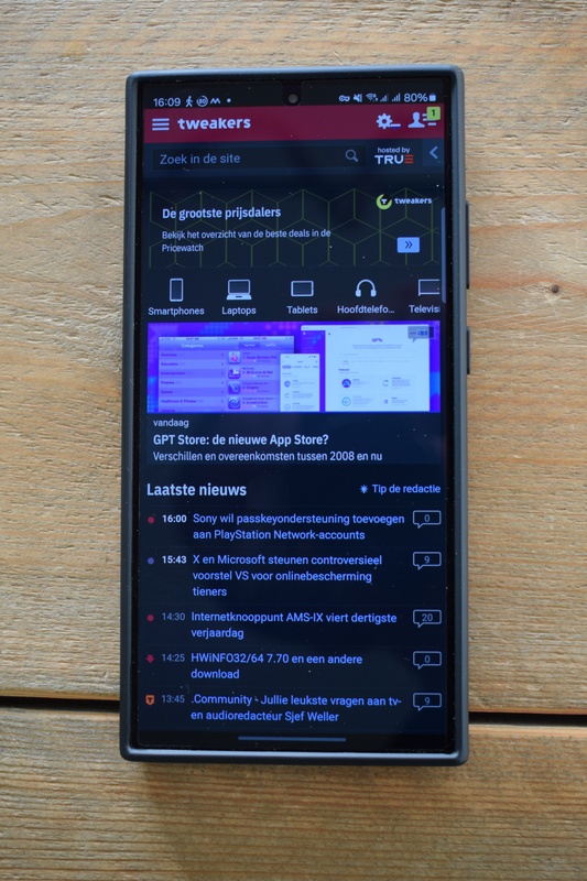 Afbeeldingslocatie: https://tweakers.net/i/U8MUhxzKoYGd1EYBtvj3DKo5qXk=/x800/filters:strip_icc():strip_exif()/f/image/4MAOgxGaCXglkVDYnV4Uzwna.jpg?f=fotoalbum_large