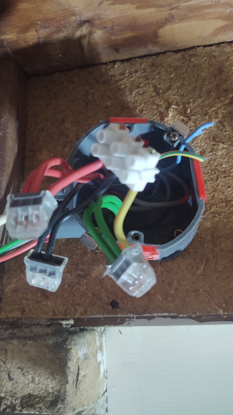 Afbeeldingslocatie: https://tweakers.net/i/U9HXPEQgh8agvfBJOhgtSu8fS6Y=/800x/filters:strip_icc():strip_exif()/f/image/Jcxsnhs6jm6CB28vYV0xMa9h.jpg?f=fotoalbum_large