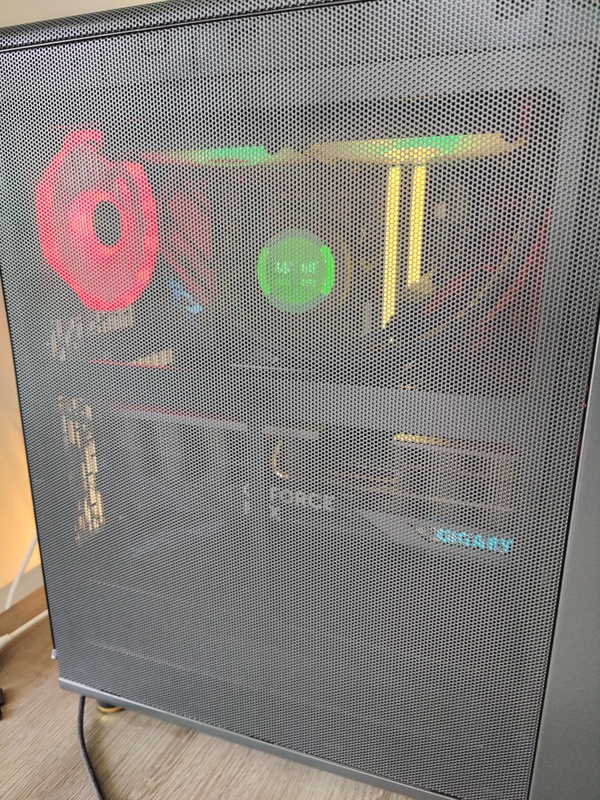 Afbeeldingslocatie: https://tweakers.net/i/U9JoPko5uapB8ip6au13bo0qpMA=/x800/filters:strip_icc():strip_exif()/f/image/yc4bRTQVixJgxkfFqwuIi9Kl.jpg?f=fotoalbum_large