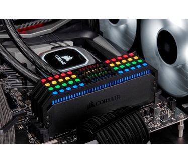 Corsair Dominator Platinum RGB CMT32GX4M4Z3200C16