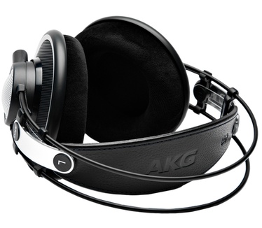 AKG K702