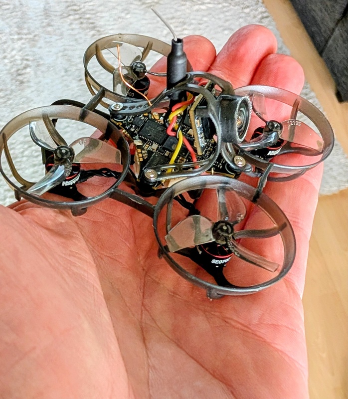 Afbeeldingslocatie: https://tweakers.net/i/UMqIPA4UPMiO-ROFspH5kA9NL6s=/x800/filters:strip_icc():strip_exif()/f/image/W6oB7AcNhEczrRDd1ngjfEYY.jpg?f=fotoalbum_large