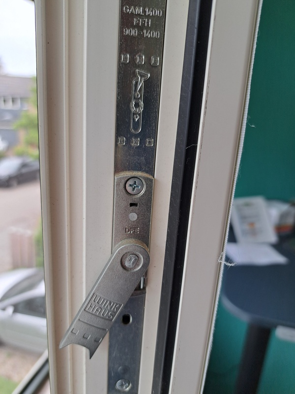 Afbeeldingslocatie: https://tweakers.net/i/UMuNOCPiWXc3dGkvZirXArFp6Fg=/x800/filters:strip_icc():strip_exif()/f/image/dQ65mnBTnsNShcXN4Gs5ZtWD.jpg?f=fotoalbum_large