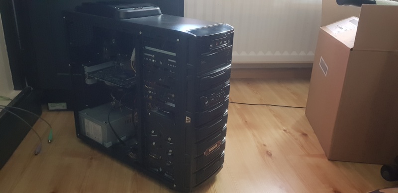 Afbeeldingslocatie: https://tweakers.net/i/UNC_WFDcSKDOY3OGkPW7y2xsD6c=/800x/filters:strip_icc():strip_exif()/f/image/a0Q9CeJ7s9BXEFcQ32NOShgE.jpg?f=fotoalbum_large