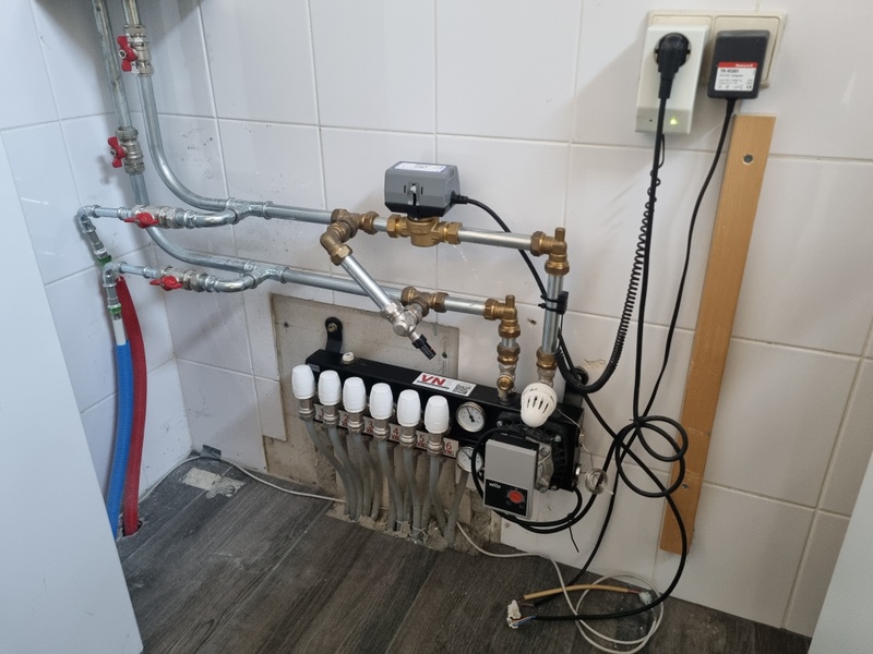 Afbeeldingslocatie: https://tweakers.net/i/UOa8taGQSZc_tiL8yAlxaP1WbFg=/800x/filters:strip_icc():strip_exif()/f/image/2keE62AxWIddvH6TLqfncSpR.jpg?f=fotoalbum_large