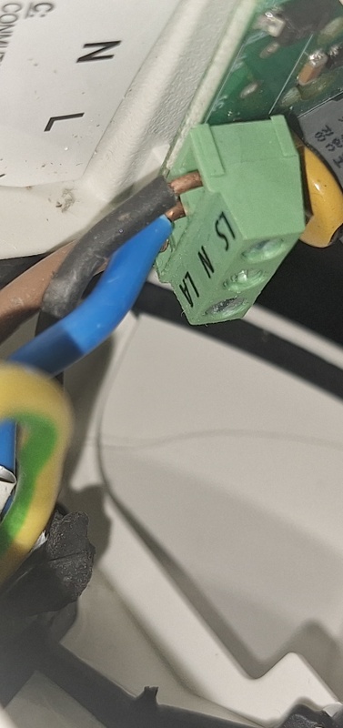 Afbeeldingslocatie: https://tweakers.net/i/UWu9RNim083w70Drw3h_4vUo2HY=/x800/filters:strip_icc():strip_exif()/f/image/p3Q1dcJOdshz05vwZ5xt1ntq.jpg?f=fotoalbum_large