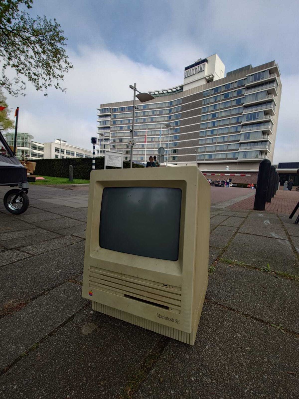 Afbeeldingslocatie: https://tweakers.net/i/Ua-s_9iY-NF-6BFjIp1MXkY59FY=/x800/filters:strip_icc():strip_exif()/f/image/M3M1OiEXWHJJL3cJhm303iIM.jpg?f=fotoalbum_large