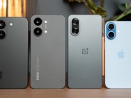 Poco X8 Pro (links) en Pro Max