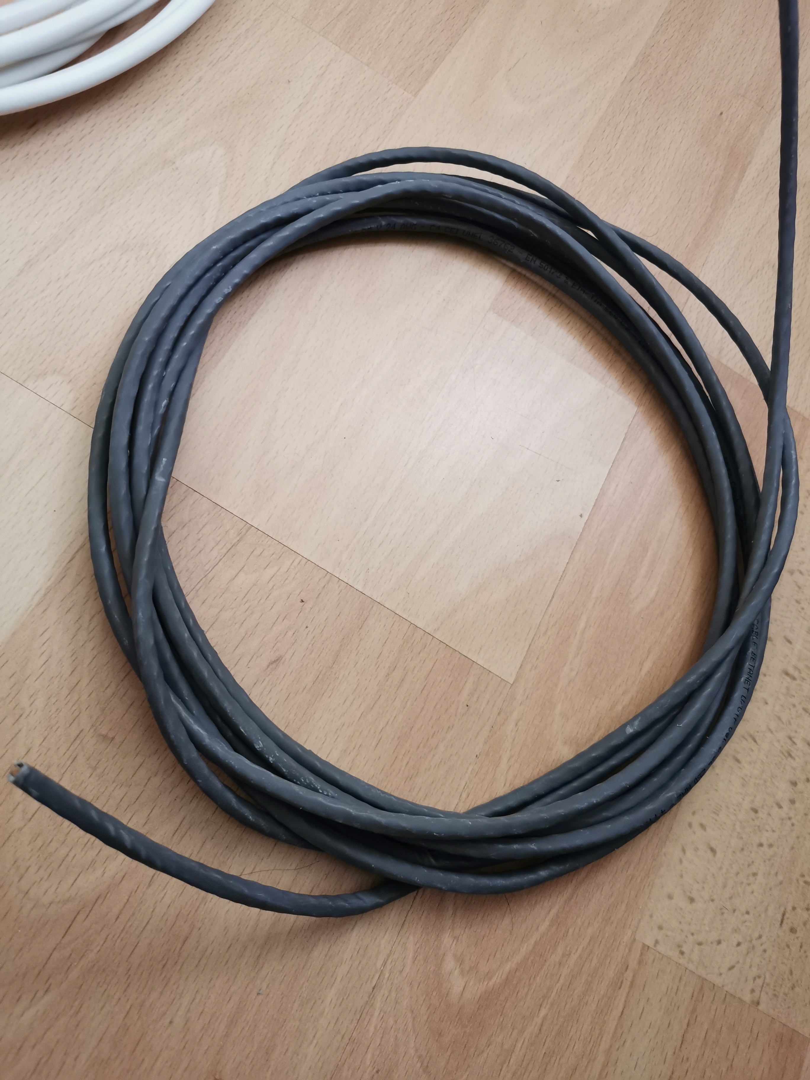 Afbeeldingslocatie: https://tweakers.net/i/UhXAQz-WrPCyJENsv62SgopD0m8=/full-fit-in/4920x3264/filters:max_bytes(3145728):no_upscale():strip_icc():fill(white):strip_exif()/f/image/PPMfZzBWznQ44mvyosabp2cW.jpg?f=user_large