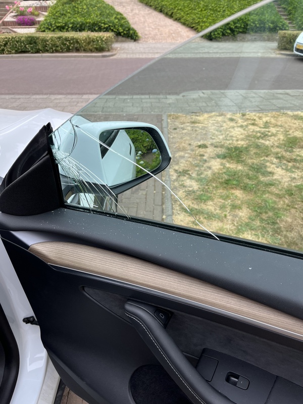 Afbeeldingslocatie: https://tweakers.net/i/UjQ8xj0kUEE-FT22SG4OC_6BWzM=/x800/filters:strip_icc():strip_exif()/f/image/QSONgrNrt8cNgGMcTaL9JByG.jpg?f=fotoalbum_large