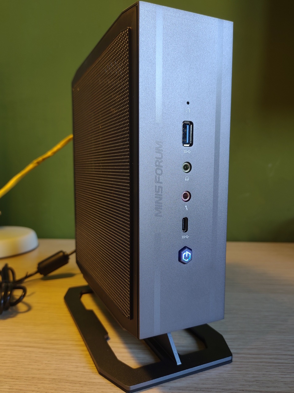 Minisforum NAD9 - CodeCaster - Product reviews - Tweakers