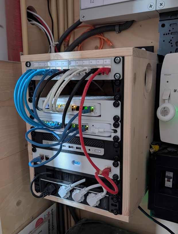 Afbeeldingslocatie: https://tweakers.net/i/Ur8oRQDBFK-D_uYt8UrNaGdM3O4=/620x/filters:strip_icc():strip_exif()/m/173805/1VERlxxOe61932th2fpyPWogYfasygbTZJBU3OeZxusWBXVcqd.jpeg?f=620xauto