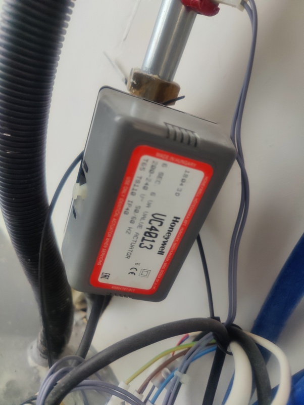 Afbeeldingslocatie: https://tweakers.net/i/Ur8u3oPX3Uwsj8EOhhfDagCasyc=/x800/filters:strip_icc():strip_exif()/f/image/wm7iokPyQ7acbjzfbFFlZomU.jpg?f=fotoalbum_large