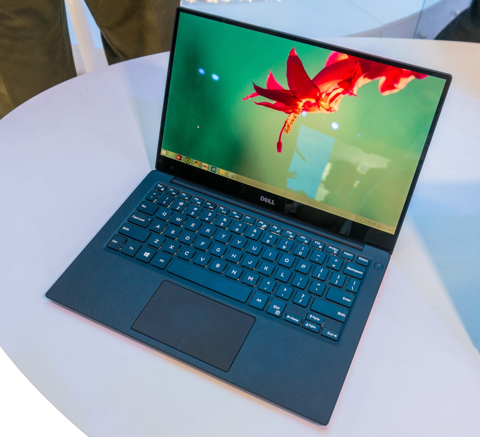 Dell XPS 13 Preview Infinity Display En Bekende Behuizing Tweakers
