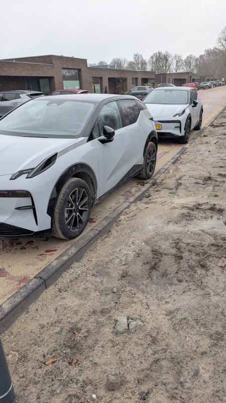 Afbeeldingslocatie: https://tweakers.net/i/UsHQWaAB3WZfMPsyfFbR9YXKMP8=/x800/filters:strip_icc():strip_exif()/f/image/mUxLiSJelQQuUNKKy3woqMkW.jpg?f=fotoalbum_large