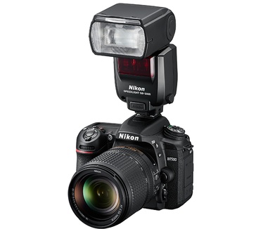 Nikon D7500 + AF-S DX NIKKOR 18-140mm ED VR Zwart