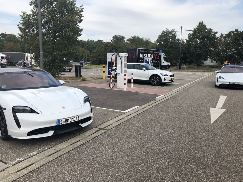 Afbeeldingslocatie: https://tweakers.net/i/Uv4AgEqPZn1GoJqez55qxmc6ziQ=/800x/filters:strip_icc():strip_exif()/f/image/MTBmlWIFAsDqyT6UN3jqMswt.jpg?f=fotoalbum_large