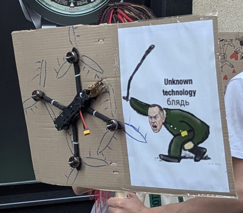 Afbeeldingslocatie: https://tweakers.net/i/Uv8V4D3CcZM6yI0hEFVdmLFVPYs=/800x/filters:strip_icc():strip_exif()/f/image/VEncnXXQ9krPGzQr1NpYyHQ0.jpg?f=fotoalbum_large