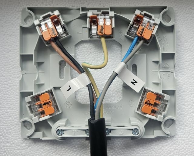 Afbeeldingslocatie: https://tweakers.net/i/Uy3VOJyyjZTqN0R58bP-oMyG3qU=/fit-in/4920x3264/filters:max_bytes(3145728):no_upscale():strip_icc():strip_exif()/f/image/fWoLprpNKPb4vPl1kaMY8XW1.jpg?f=user_large