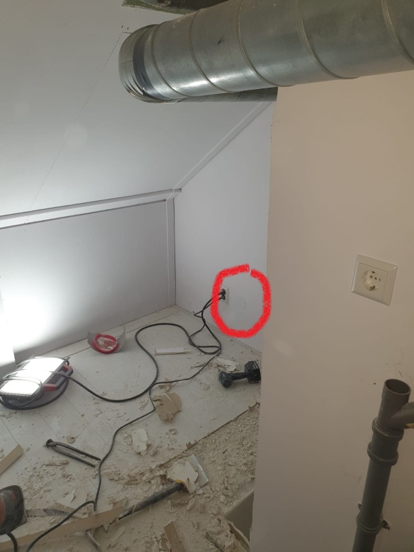 Afbeeldingslocatie: https://tweakers.net/i/V0tRkEphaEvJSC3E1SX5BDNJksI=/x800/filters:strip_icc():strip_exif()/f/image/QShDvK7jEYhoyCm9zgC7T3EB.jpg?f=fotoalbum_large