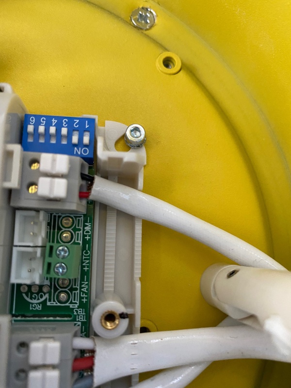 Afbeeldingslocatie: https://tweakers.net/i/V6eyn491WJ4qipdSTcnC-CQj9Ms=/x800/filters:strip_icc():strip_exif()/f/image/EXZ1mhPJ4OiHbeHE9oGYwDun.jpg?f=fotoalbum_large