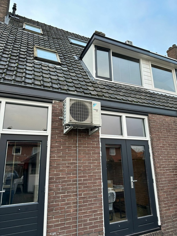 Afbeeldingslocatie: https://tweakers.net/i/V7ct6v3FqNBT6y5LotVSJLsond4=/x800/filters:strip_icc():strip_exif()/f/image/c5aBUuYnVDsVPDVXt6uygLaI.jpg?f=fotoalbum_large