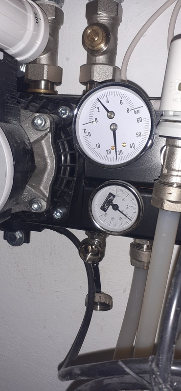 Afbeeldingslocatie: https://tweakers.net/i/VBSKsiRU3oa3aO3WArUfX608TUs=/x800/filters:strip_icc():strip_exif()/f/image/9G1ieRgoj0hqhHRuQmNix6uo.jpg?f=fotoalbum_large