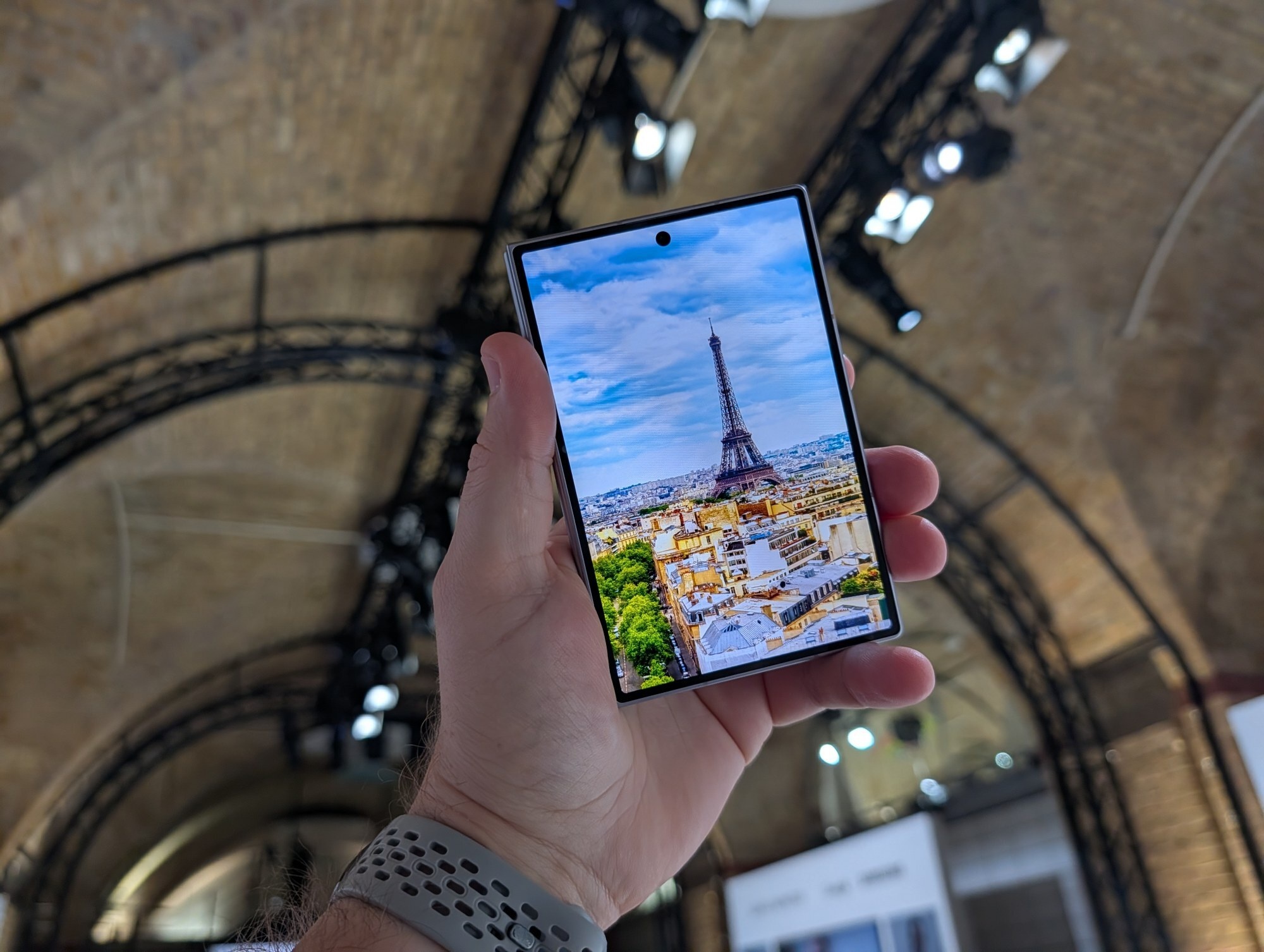 Samsung Galaxy Z Fold 8