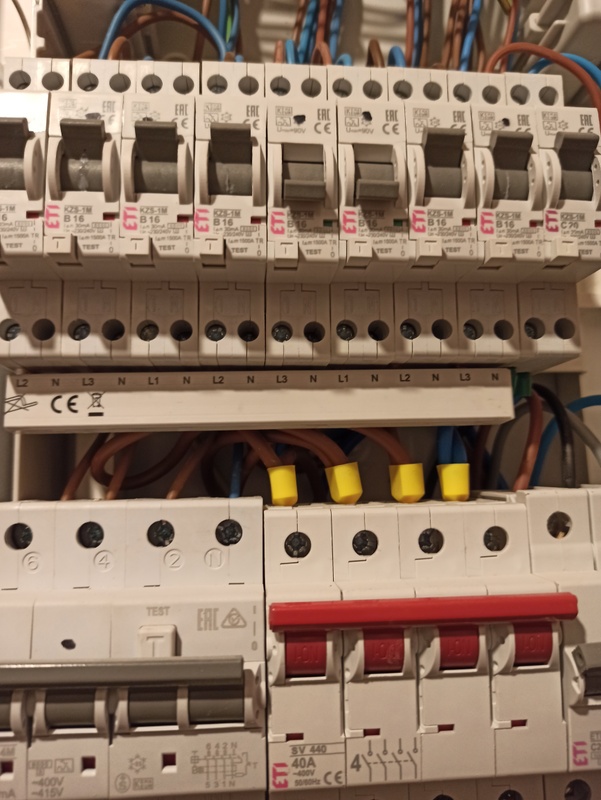 Afbeeldingslocatie: https://tweakers.net/i/VHYjfG0mPlBXWArG1gCUs7EKTjI=/x800/filters:strip_icc():strip_exif()/f/image/C5qJQgpSVu13MZfESIJ3fNve.jpg?f=fotoalbum_large