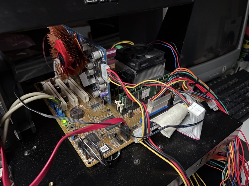 Afbeeldingslocatie: https://tweakers.net/i/VUvkyhtM8LQT7BLG1GyTbY_pIb0=/800x/filters:strip_icc():strip_exif()/f/image/CzDprp04yQebompqWqJ2MPFi.jpg?f=fotoalbum_large