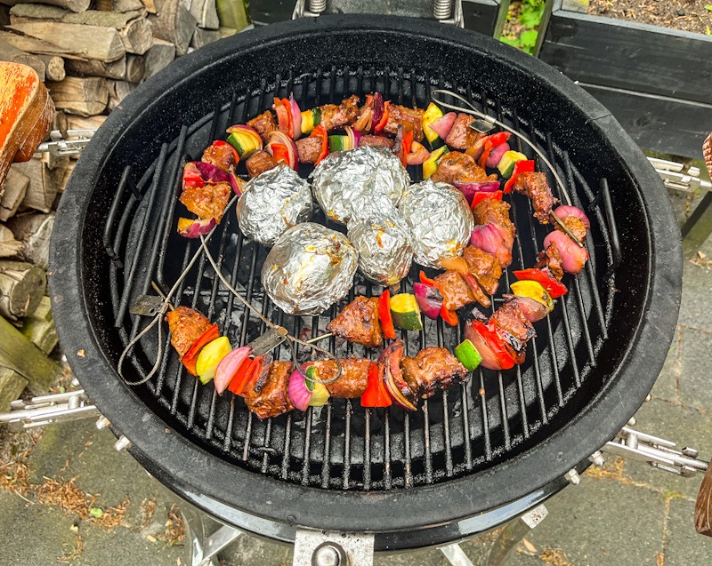 Afbeeldingslocatie: https://tweakers.net/i/VZ3f4ECWG-ffz2cc9OPPJeVrNC0=/full-fit-in/4920x3264/filters:max_bytes(3145728):no_upscale():strip_icc():fill(white):strip_exif()/f/image/4D0by7kCaZnqXUVMlozkme4C.jpg?f=user_large