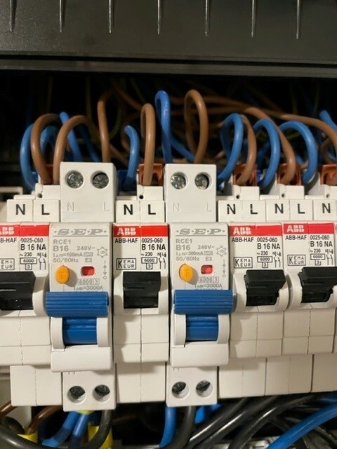 Afbeeldingslocatie: https://tweakers.net/i/VZQqY88IckaIFVpLq8wTY4BtB1k=/full-fit-in/4920x3264/filters:max_bytes(3145728):no_upscale():strip_icc():fill(white):strip_exif()/f/image/3LRrdRNdOWuhbsRsY7l3Rhgx.jpg?f=user_large