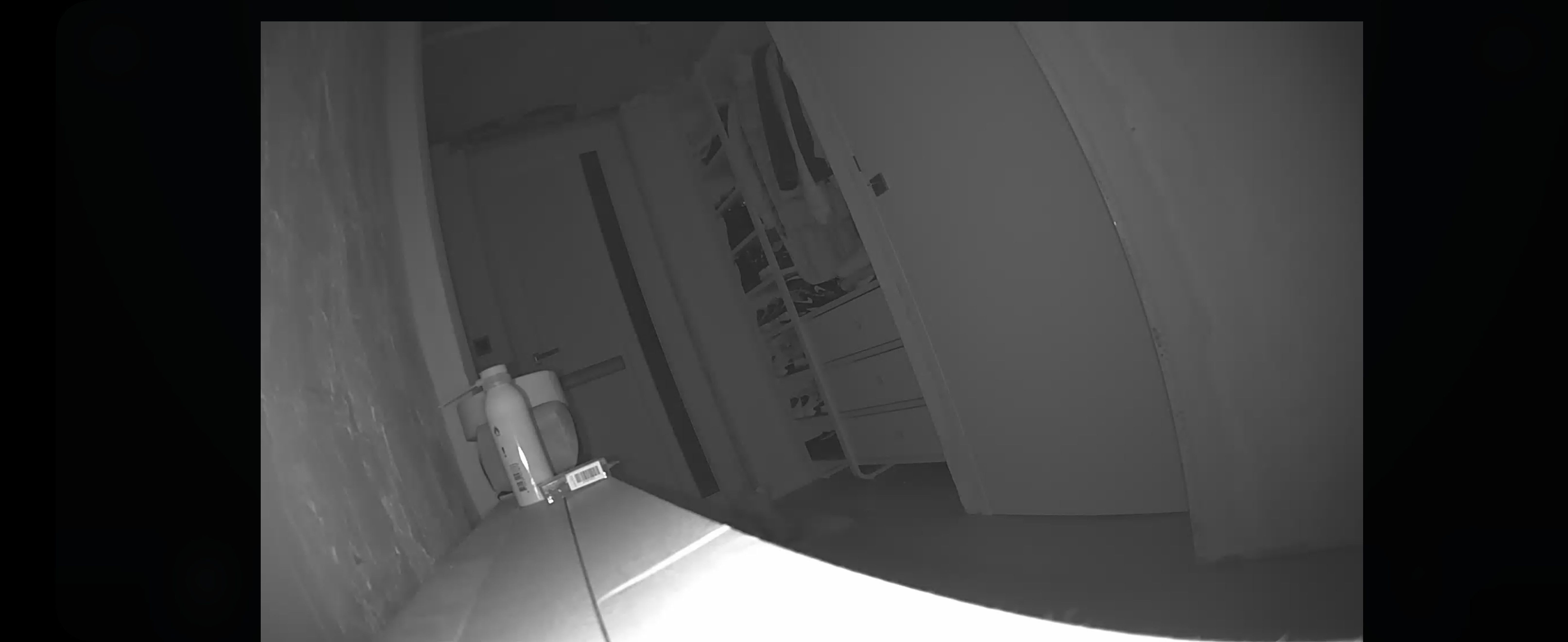Afbeeldingslocatie: https://tweakers.net/i/VaSNGKzcRgiTw5-xcGyIuugRFq0=/full-fit-in/4920x3264/filters:max_bytes(3145728):no_upscale():strip_icc():fill(white):strip_exif()/f/image/aWQgUdsKBcABPVAF7hDOaMn7.jpg?f=user_large