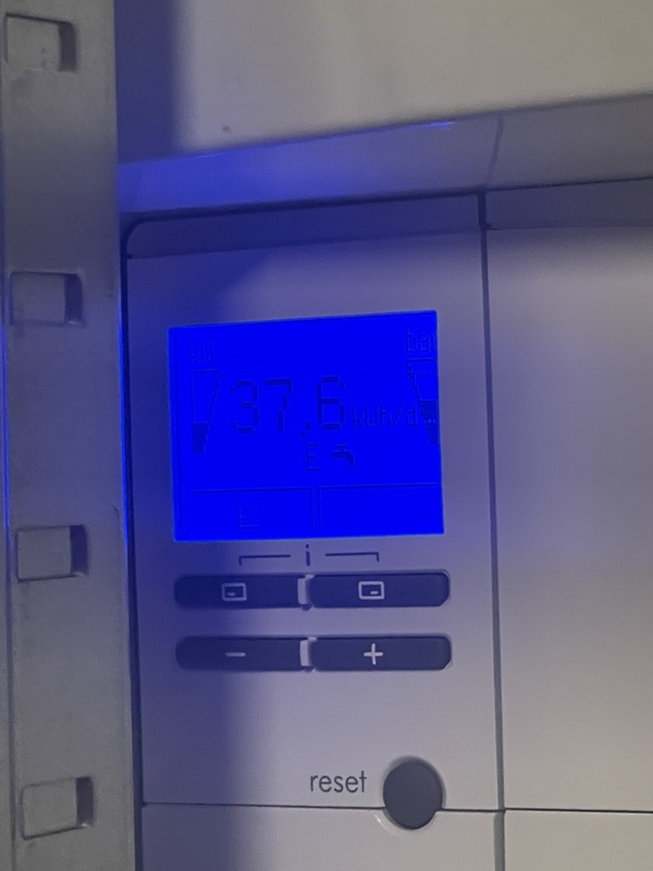 Afbeeldingslocatie: https://tweakers.net/i/VeS1wIhKHBHu31BrRRIfPafBmok=/x800/filters:strip_icc():strip_exif()/f/image/pFGc28rjZqiaL9VNZo5J6haL.jpg?f=fotoalbum_large