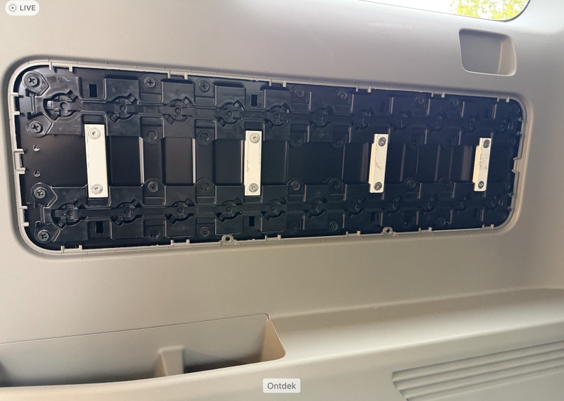 Afbeeldingslocatie: https://tweakers.net/i/VfWaN4oYZVDrZVjC_6NHII0B6Aw=/800x/filters:strip_icc():strip_exif()/f/image/kbCaPepYgZA1qjoN1fR0kqGU.jpg?f=fotoalbum_large