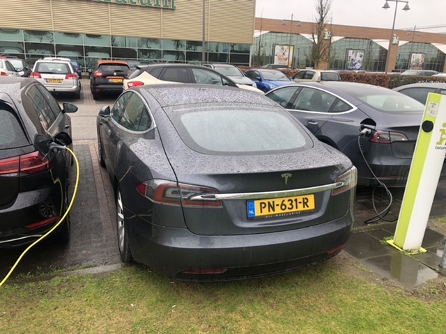 Afbeeldingslocatie: https://tweakers.net/i/VnPB_zEhYM7rLOWELMaK1C-S8nw=/f/image/egVPfrER8FqAZZoXdbZymKrR.jpg