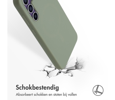 Accezz Liquid Silicone Backcover met MagSafe
