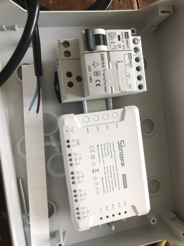 Afbeeldingslocatie: https://tweakers.net/i/Vrkro4SlE0JD-PAC-cEnVSNHJHw=/x800/filters:strip_icc():strip_exif()/f/image/VmVX4c5JOBk5xviHIU8CRzPx.jpg?f=fotoalbum_large