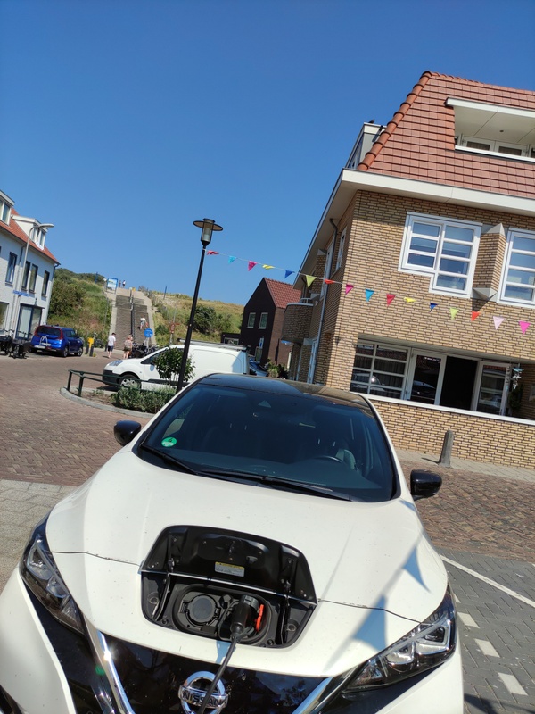 Afbeeldingslocatie: https://tweakers.net/i/VroGFwbx0mbJT4dvzQy3zfMXhfk=/x800/filters:strip_icc():strip_exif()/f/image/do8fPmfJAJqkZQghz8q7eL5c.jpg?f=fotoalbum_large
