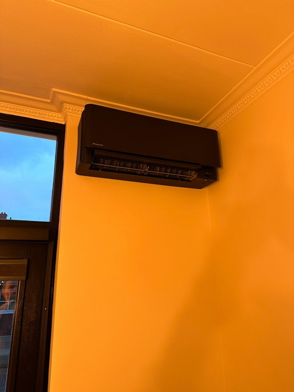 Afbeeldingslocatie: https://tweakers.net/i/VsIhOufbeGrAm8i4AmUyBsYGsUw=/x800/filters:strip_icc():strip_exif()/f/image/33gb6xjm0bFPk9UKSsspzQJe.jpg?f=fotoalbum_large