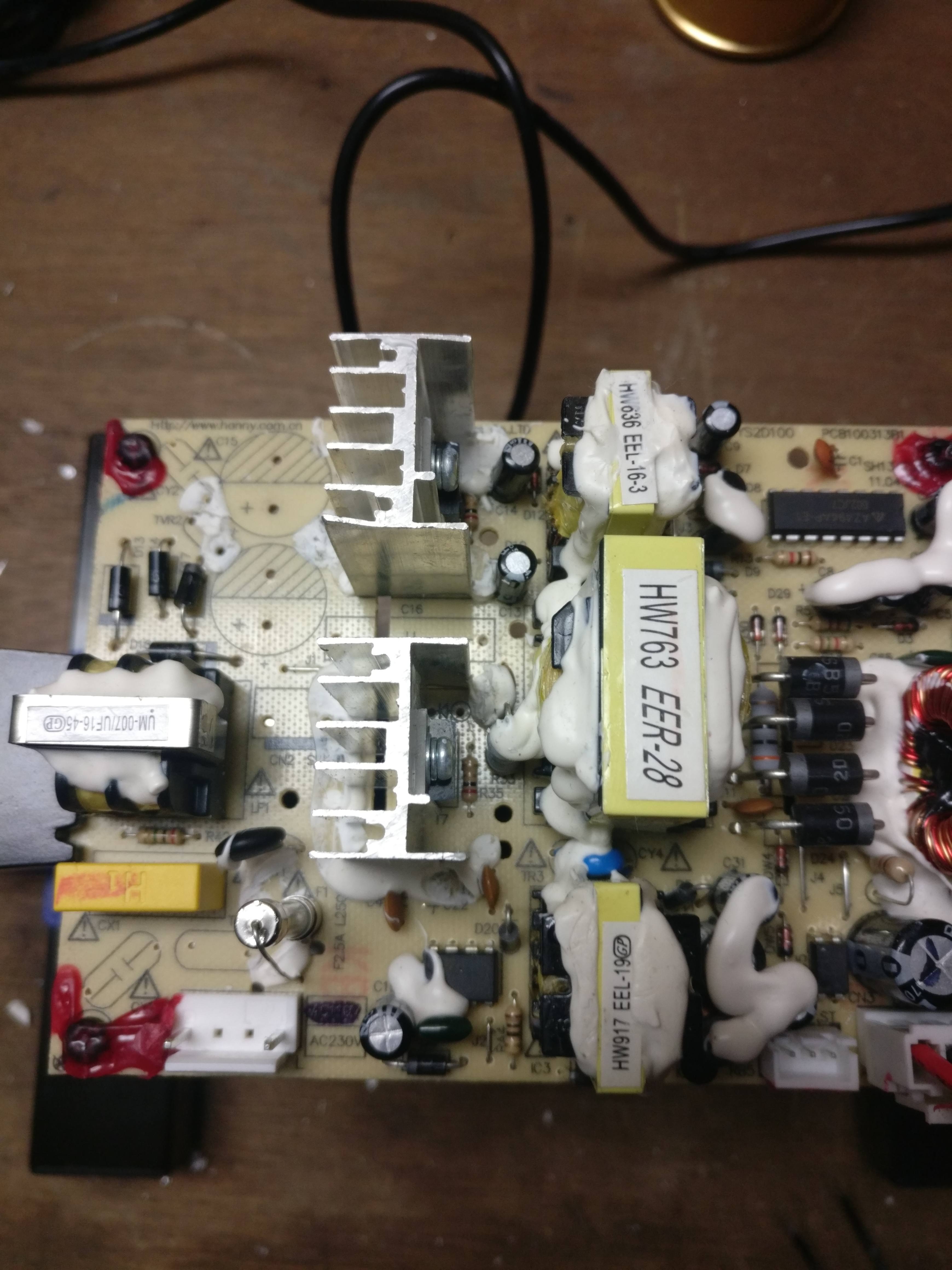 Repareren subwoofer (overleden zekering, + wellicht ???) Modding, mechanica en elektronica GoT