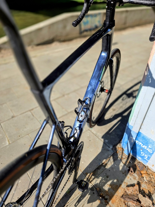 Afbeeldingslocatie: https://tweakers.net/i/Vz0xx8Dt7Ia16GPr6PSr1p7iCTU=/x800/filters:strip_icc():strip_exif()/f/image/ezzVX6yWA6Ytgr2Ic1dLq2DS.jpg?f=fotoalbum_large