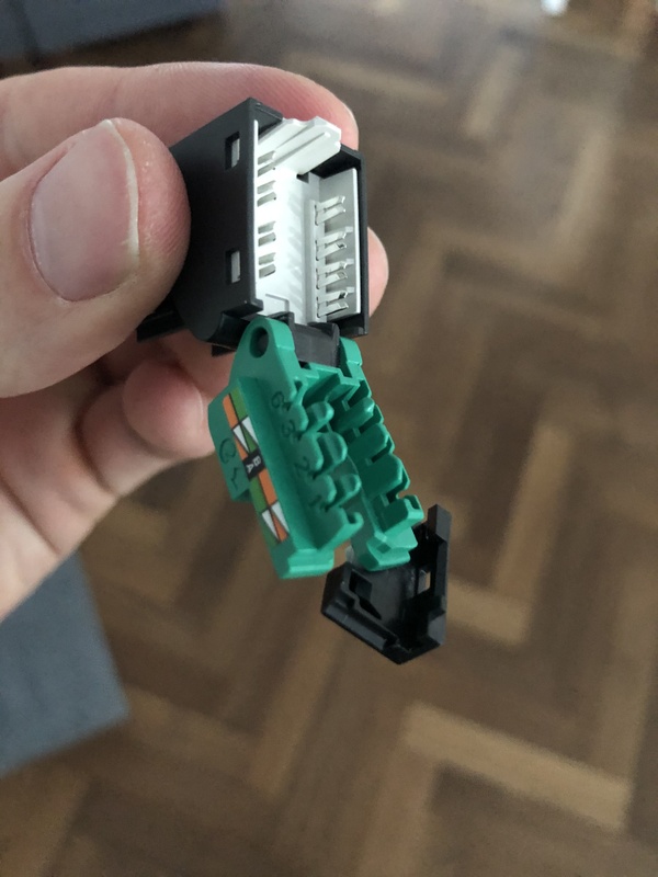 Afbeeldingslocatie: https://tweakers.net/i/W-fBqp-TEPdMMKqhnrXLO_i6x74=/x800/filters:strip_icc():strip_exif()/f/image/25Z1HjKUDP0z4TWh6eobQ5L4.jpg?f=fotoalbum_large