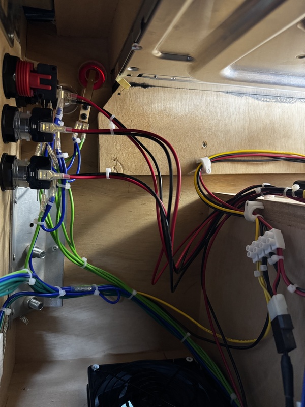 Afbeeldingslocatie: https://tweakers.net/i/W5QMiPZvYF5MR_cFyd3wgBVydH8=/x800/filters:strip_icc():strip_exif()/f/image/6ZoVdB9PXSD1tyOrdev4AKy2.jpg?f=fotoalbum_large