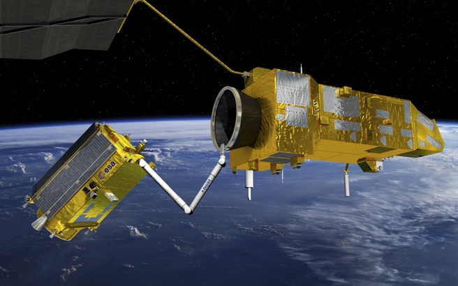e.Deorbit_s_robotic_arm