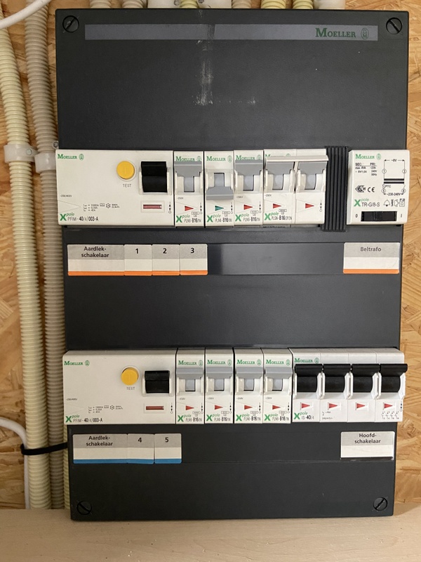 Afbeeldingslocatie: https://tweakers.net/i/WAsWidMQTFWYxfG1MlBPW3vN-uU=/x800/filters:strip_icc():strip_exif()/f/image/isdFZ98QDBvlv0iLHYKTtroj.jpg?f=fotoalbum_large