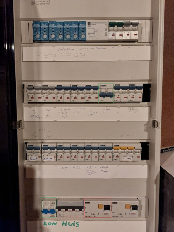 Afbeeldingslocatie: https://tweakers.net/i/WEGNnO_2zKgREvR3ySURpAmVWUo=/x800/filters:strip_icc():strip_exif()/f/image/wIebfxYI3yKL6ubR1uld4jjp.jpg?f=fotoalbum_large